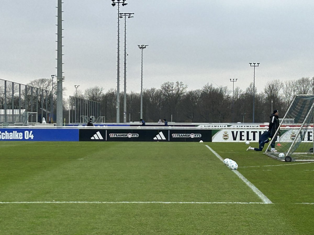 Sky_Dirk's tweet image. #Schalke - #Mohr und #Becker trainieren separat. #S04
