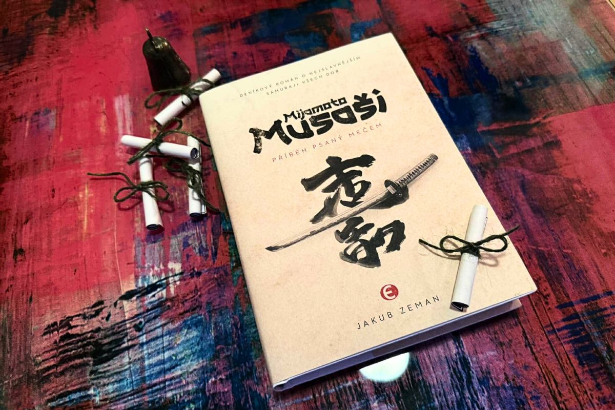 Dnes od 18:30 započne křest deníkového románu Mijamoto Musaši autora Jakuba Zemana ve Vršovickém literárním centru Waldes. Kromě křtu je pro vás připravena ukázka umění japonského meče, ortodoxní příprava čaje a výstava kaligrafií umělkyně Mari Kučera.
facebook.com/events/1743089…