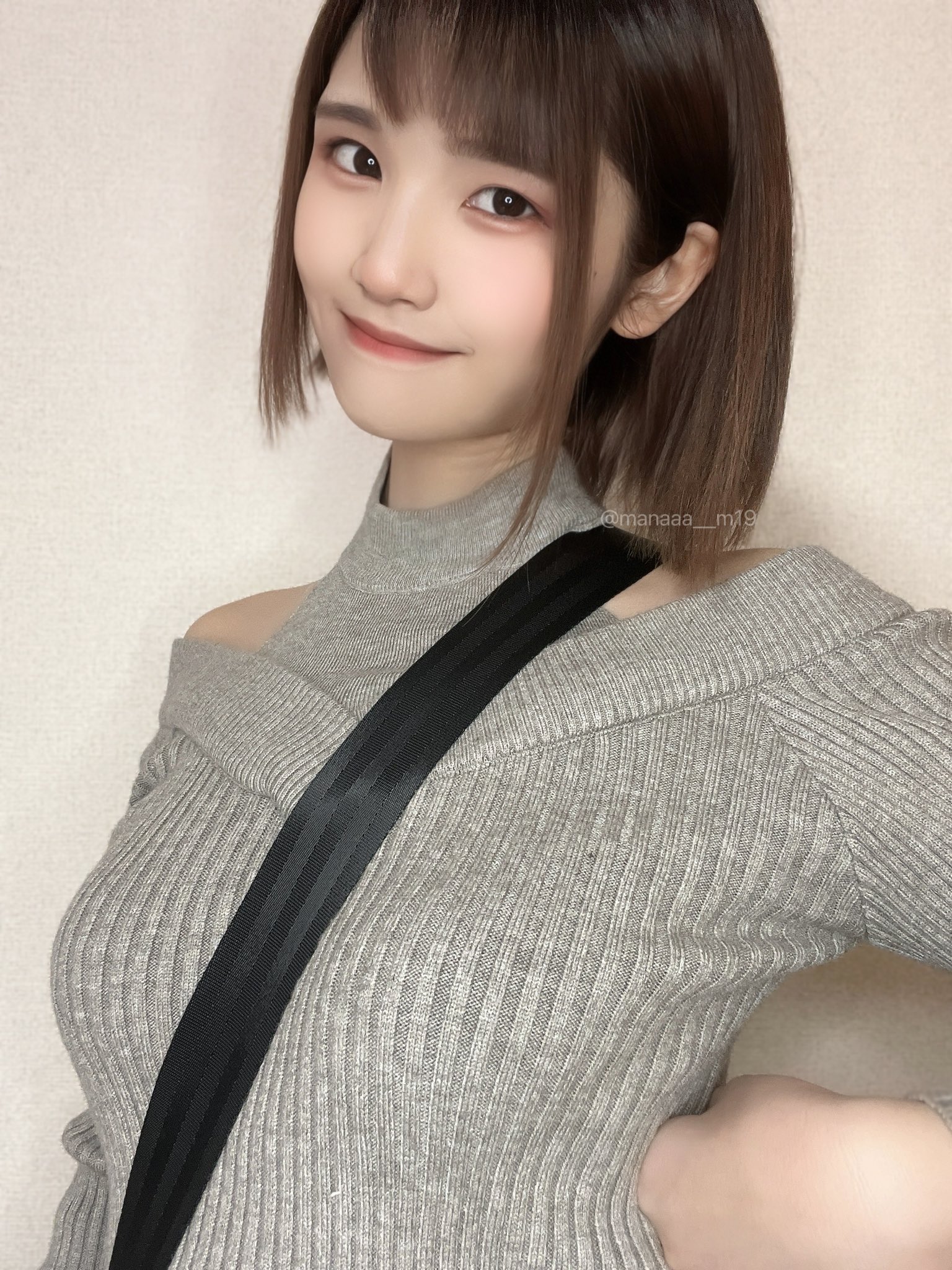 貧乳でもパイスラ出来ること証明したぞっ｜シンママ まなさんのエロXまとめ（@manaaa__m19）
