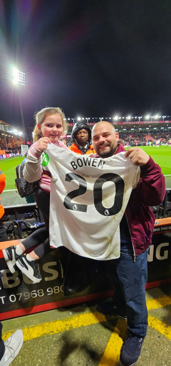 NWLondonHammer's tweet image. He does. 💯  ❤️⚒️