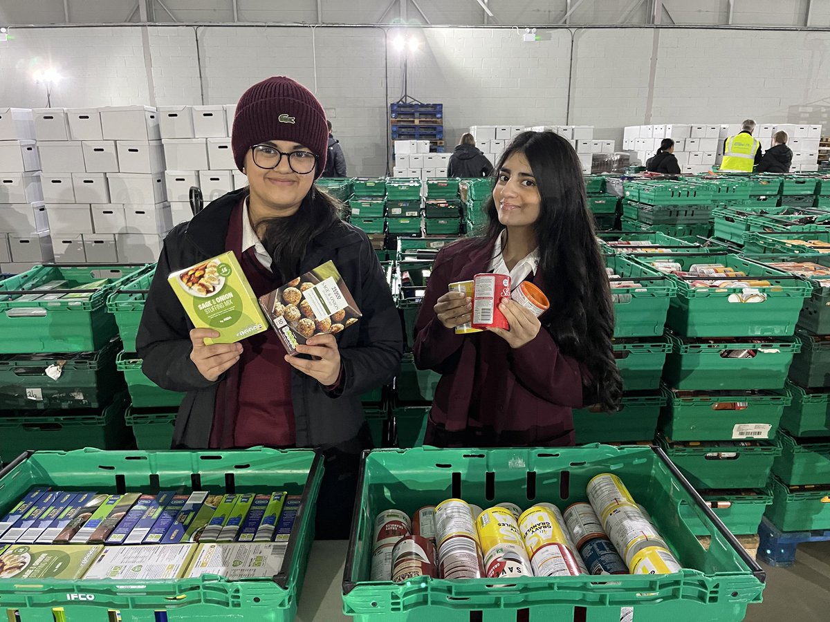 BSGDCharity's tweet photo. Students &amp; staff @BoltonSch have been packing Christmas hampers @UrbanOutreachUK 🎁 Thanks to 7,000+ cans donated by our community, we’re helping prepare 2,000 family boxes &amp; 1,000 bags for singles. Vital support for those struggling this Christmas ❤️ #BoltonGiving https://t.co/mG883ustLd