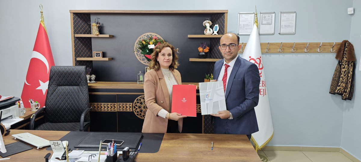 Bölge Müdürümüz Hayrullah AKDEMİR'in katkılarıyla Mektebim Koleji ve TKGM arasında Türkiye geneli İndirim Protokolü yapılmıştır. Edirne İli için %30 Türkiye geneli kampüslerde %20 olarak belirlenmiştir. 
Tüm Tapu ve Kadastro Genel Müdürlüğü Personeline hayırlı olması dileğiyle.