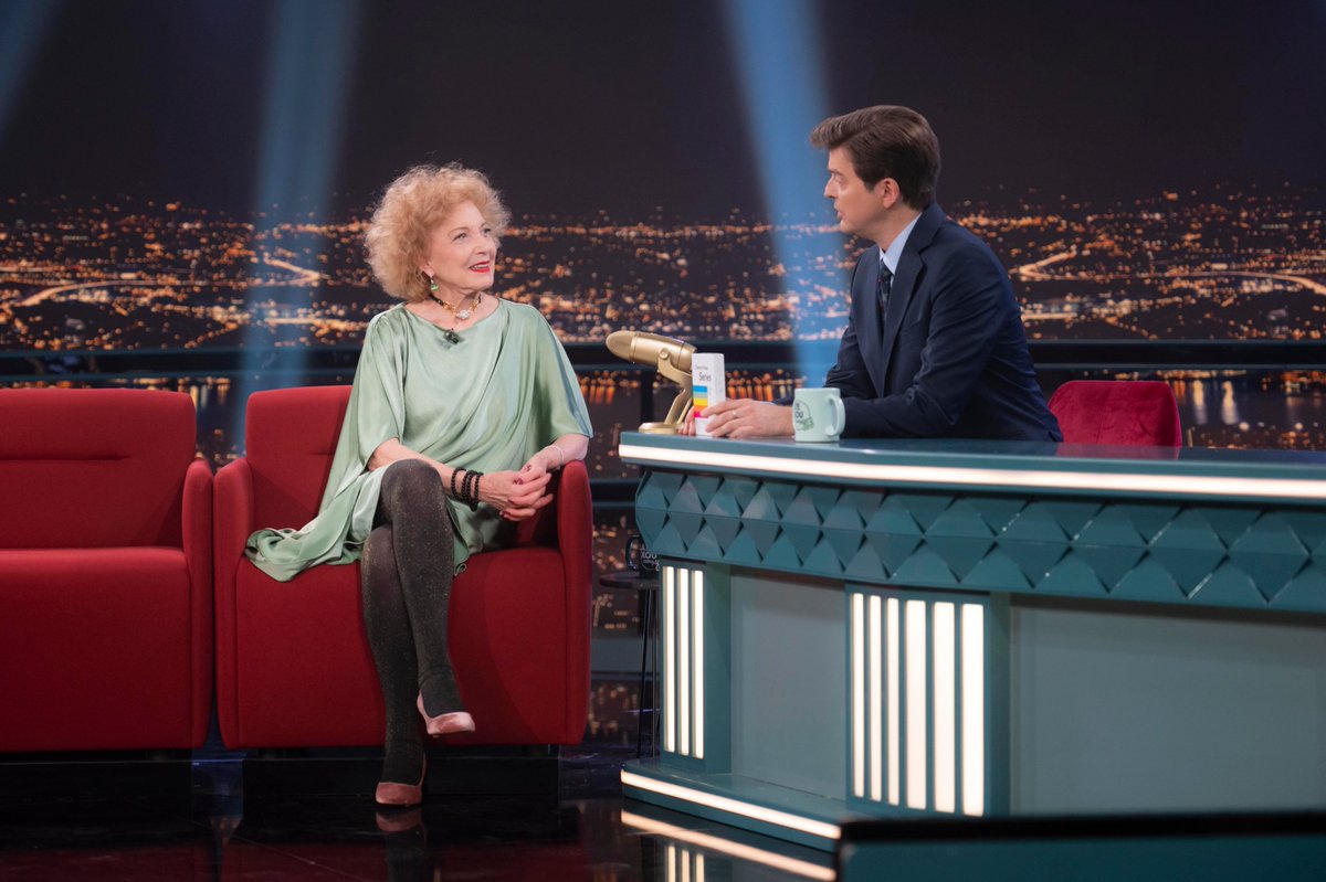 Hoy le rendimos homenaje a Marisa Paredes con una programación especial dedicada a la actriz: 

📌A las 22h Especial #HistoriaDeNuestroCine con 'Todo sobre mi madre'.
 
📌 A las 23.45h Recuperamos su entrevista en el '#LateXou con Marc Giró'.