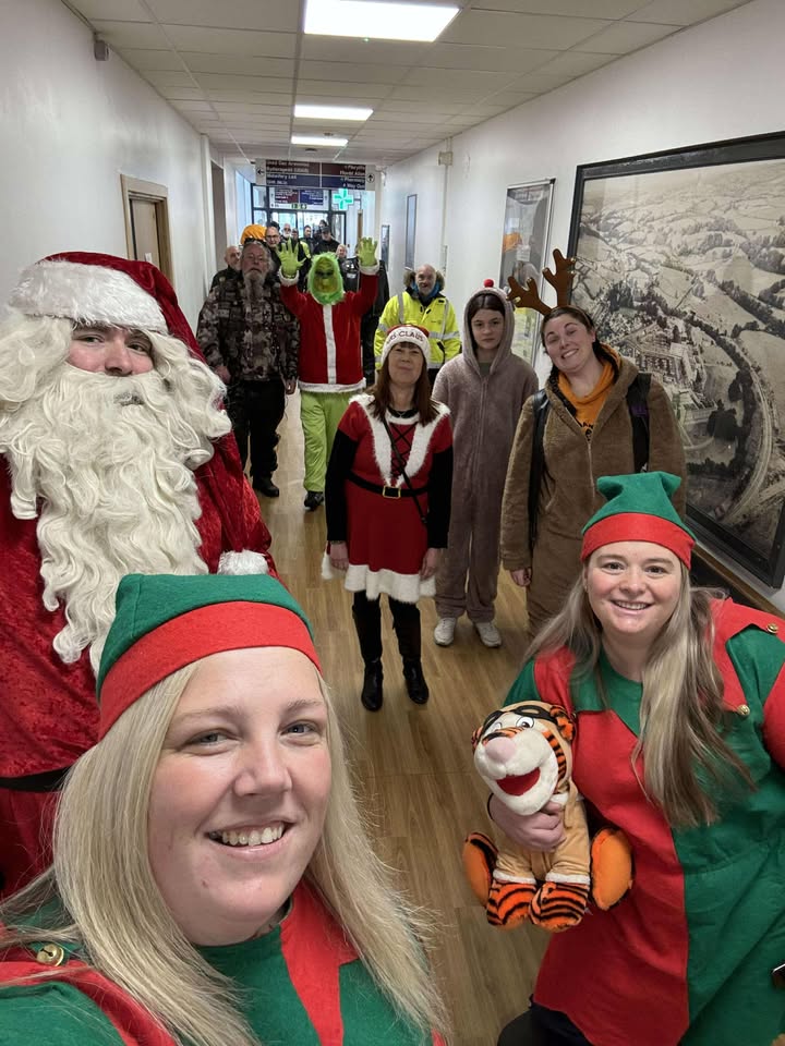 We’d like a say a HUGE thank you to the incredible 3 Amigos and Dollies Motorcycle Group! 👏

They have raised a fantastic £3,500 and collected hundreds of toys for the children and young people supported by the #WishFund⭐and Cilgerran Ward at #Glangwili Hospital 💚