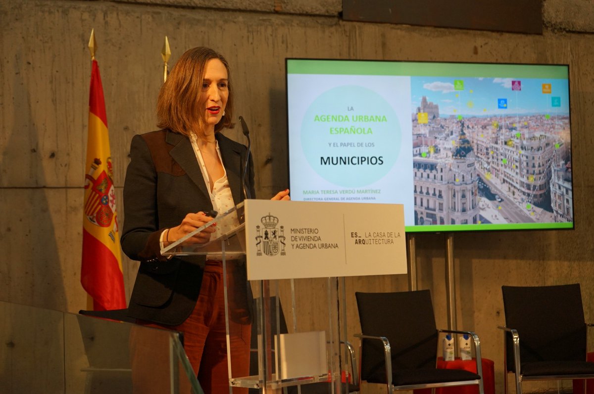 Ministerio de Vivienda y Agenda Urbana (@viviendagob) on Twitter photo El SG <a href="/inaquicarnicero/">iñaqui carnicero</a> inaugura la jornada “El rol de los arquitectos y las arquitectas en la elaboración y ejecución de las Agendas Urbanas” celebrada en La Casa de la Arquitectura donde destaca su papel de respuesta a los desafíos a los que se enfrentan nuestras ciudades. El SG <a href="/inaquicarnicero/">iñaqui carnicero</a> inaugura la jornada “El rol de los arquitectos y las arquitectas en la elaboración y ejecución de las Agendas Urbanas” celebrada en La Casa de la Arquitectura donde destaca su papel de respuesta a los desafíos a los que se enfrentan nuestras ciudades.