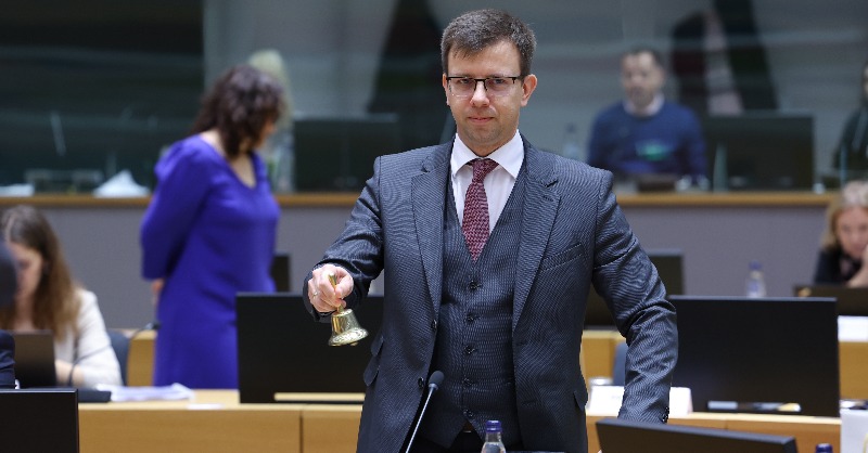 EUCouncil's tweet photo. At #GAC, EU 🇪🇺 affairs ministers:
  
📌Prepared December #EUCO 
📌Approved conclusions on enlargement 
📌Discussed relations with 🇨🇭 and 🇬🇧
📌Exchanged views on legislative programming
📌Endorsed the Council's 18 month programme

See main results 👉 https://t.co/KCDyzmy72I