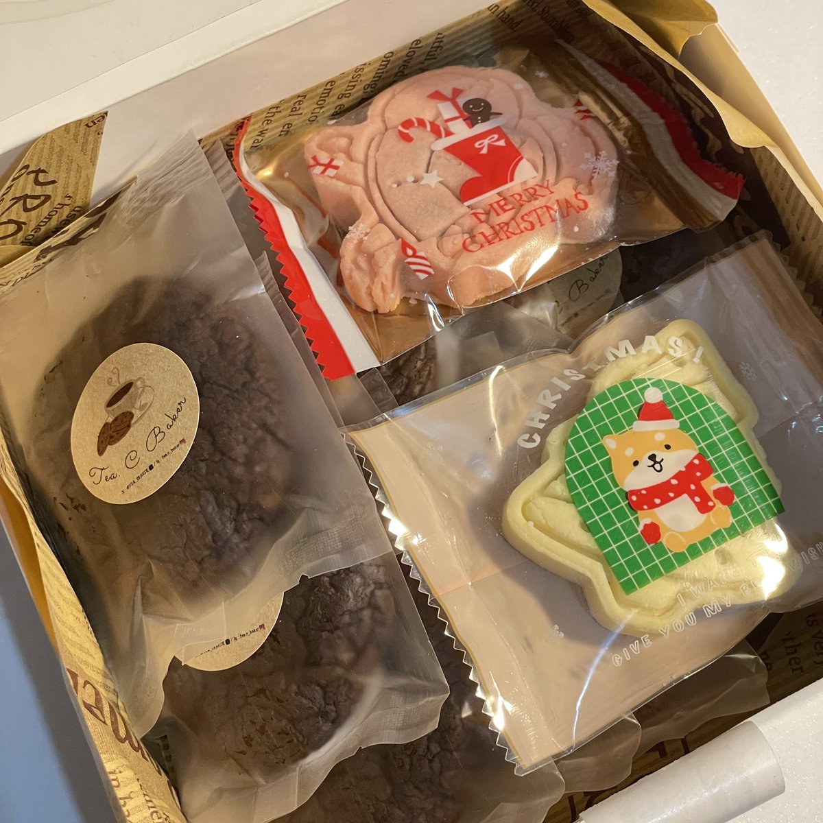 Rick_KNJRm's tweet photo. ฮี่ๆ ในนที่สุดดดด เราก็จะได้อีสขนมทิ่อร่อยที่สุดในโลกแย้ววววววว 

คุ้กกี้ถึงมือเรียบร้อยค้าบ อร่อยเหาะเหมือนเดิมจริงๆ คิดถึงม้ากกก ในทิ่สุดก้ได้กินรสชาติทิ่คุ้นเคย 😭🫶🏻
 #รีวิวteacbaker https://t.co/imz5SCbGNE