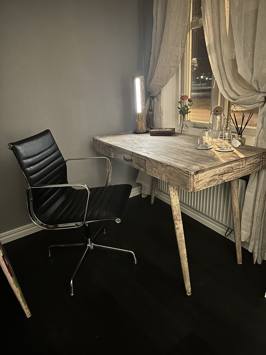 FrankPalm217841's tweet image. Tummens Harmony is one of my larger accommodations consisting of a bedroom, living room and kitchen. Perfect for 4 people and long-term accommodation as there is a fully equipped kitchen. All accommodations only 100 meters from the center of Vadstena