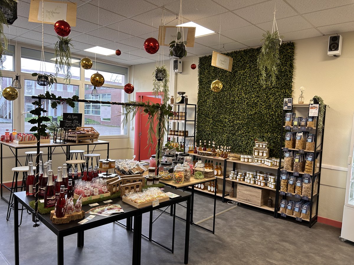 🚨 Nouveaux producteurs à l'épicerie ! 🚨

Découvrez Maison Marc : moutardes, caviar de cornichon et de patate douce à la truffe.🥔

Savourez aussi les Vinaigres de la Carrière et les délices du Domaine du Framboisier : boissons pétillantes et bonbons. 😍

#ProduitsLocaux