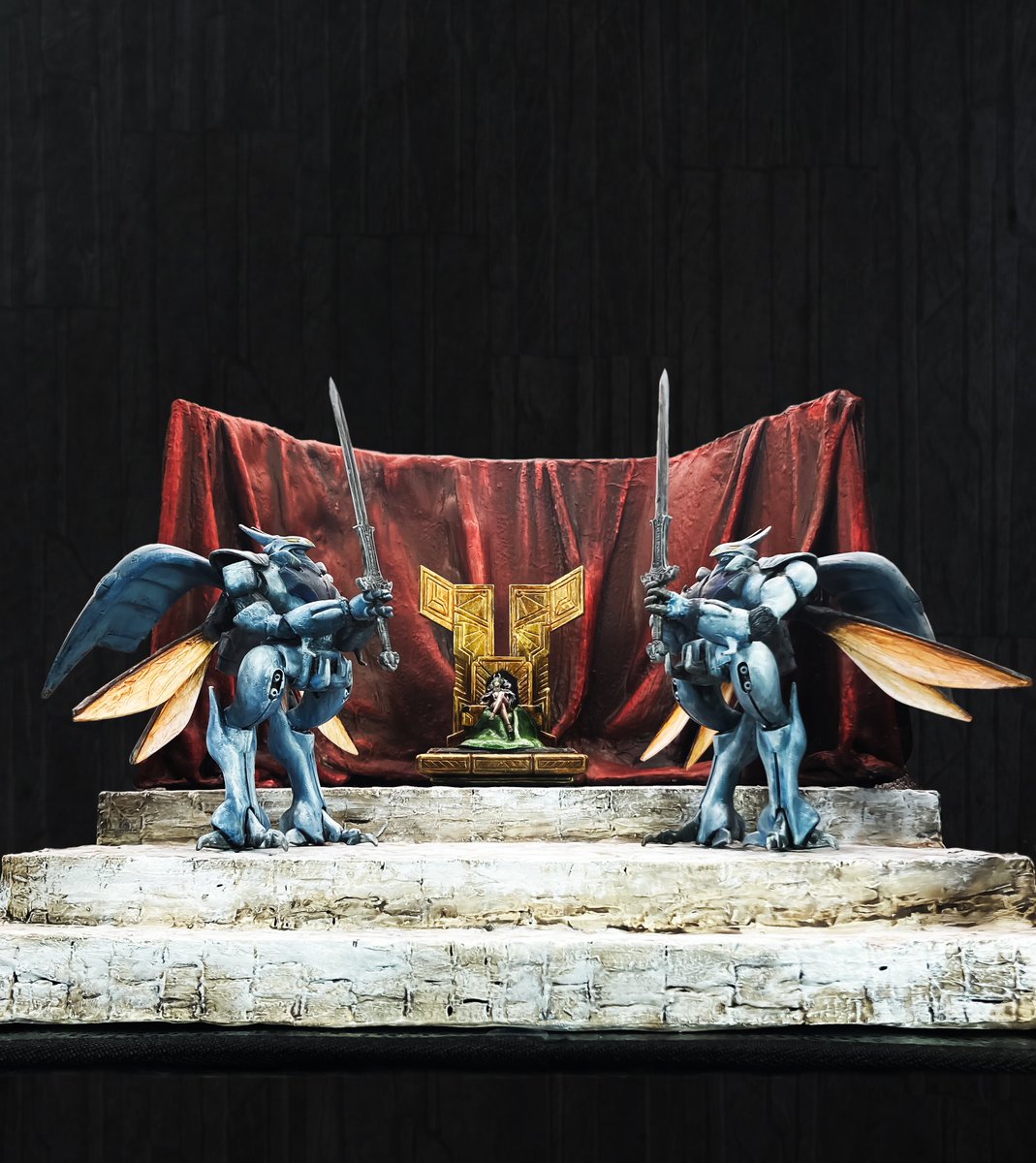 【女王とボチューン親衛隊】完成！
⁡
やっと完成しました！
⁡
ifバイストンウェル、ナの国の女王様と親衛隊。近衛騎士？
⁡
あの方の子孫かも知れないし、そうじゃないかも知れない。
⁡
アップ画像などはスレッドにて！
⁡
#バイストンウェル異聞3
#ダンバイン