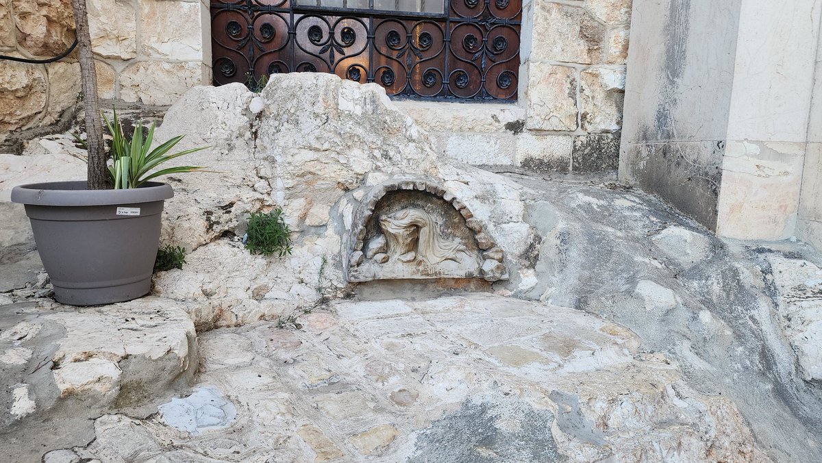 EricDHuntsman's tweet photo. We resumed our #LastWeekWalk by returning to #Gethsemane, where Ted led our devotional by talking about the betrayal and arrest of Jesus Christ. The two side mosaics inside the Basilica of the Agony, depicting the betraying kiss of Judas and Jesus confronting those who came to arrest him so the disciples could flee, took on more meaning after Ted's words. #HuntsmansintheHolyLand #BYUJerusalemCenter