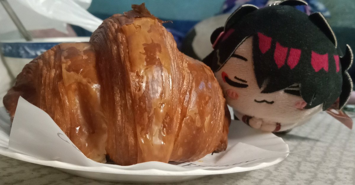ShisuiiK's tweet photo. quaso ft. a sneaky catto!
#kincation #VoxAkuma https://t.co/ej5ReyKbyw