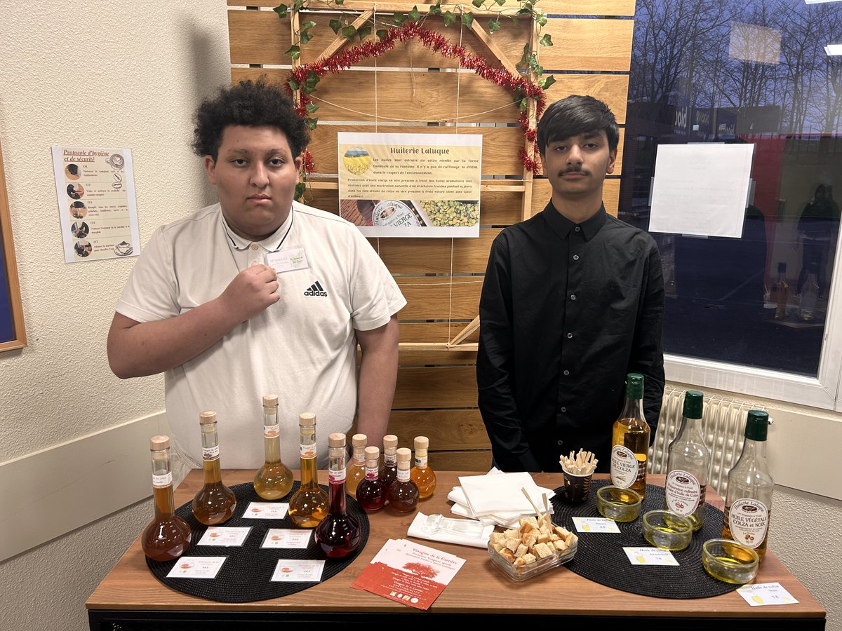 🎉 Vendredi dernier nous avons célébré l’inauguration de l’épicerie Les Saveurs de nos Cœurs !

Présentation du concept aux invités 
Mise en avant de nos partenaires
Dégustation de quelques produits 
Buffet convivial pour clôturer la soirée

🙏 Merci ❤️