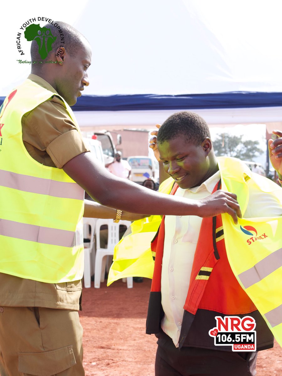 nrgradioug's tweet image. A small act, a big impact. Uganda Police is in Bwaise today, supporting boda boda riders and encouraging a united, crime-free community.

Powered by @AYDLinkUg and @PoliceUg 

#FunaID | #VoterReadyUG #PeaceforProgress | #NRGRadioUG