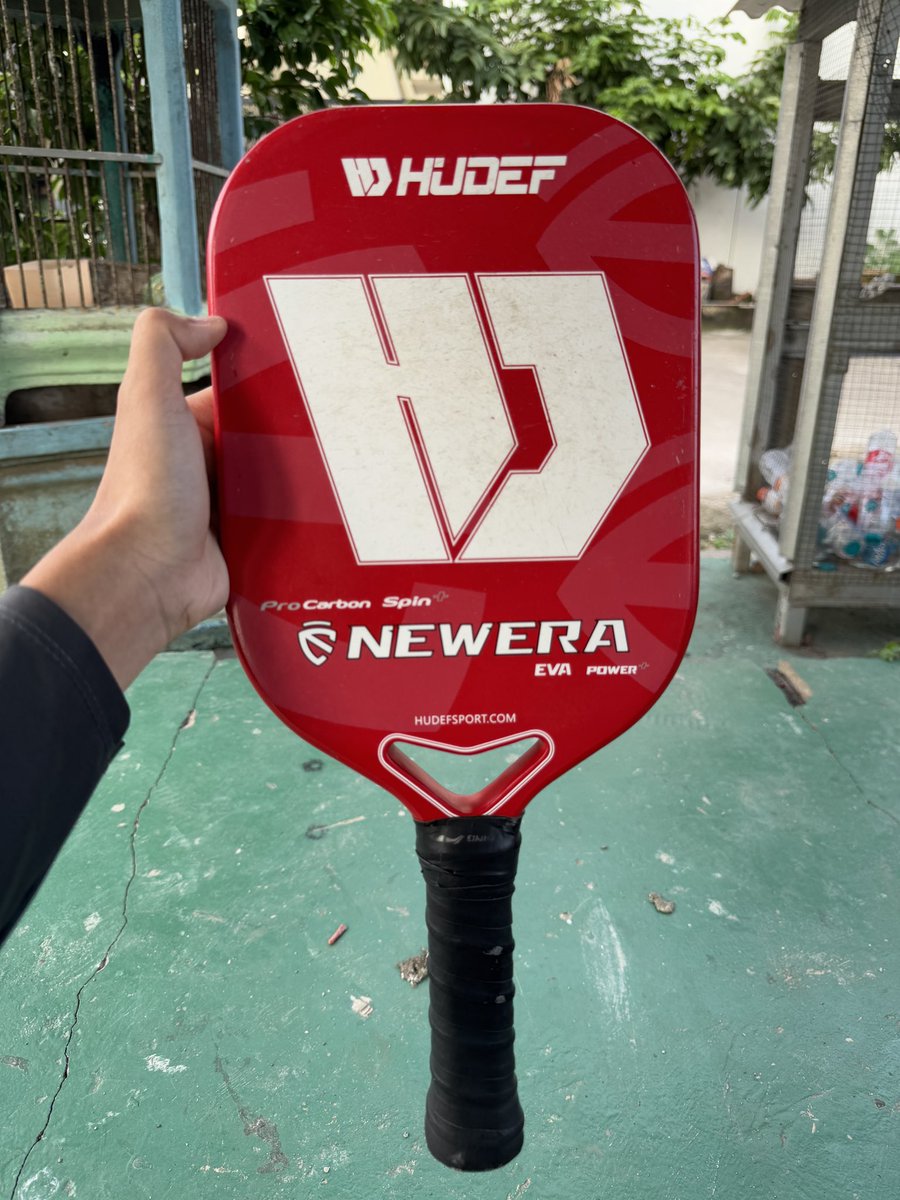 Livyna10's tweet image. Dijual paddle Pickleball (second ), bisa nego chat aja
#jualbarang #barangsecond #pickleball #paddle 

merk: HUDEF 
type: NEWERA
Price: Rp.2.000.000