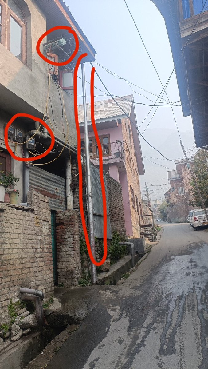 vms_news's tweet photo. VMS_News
NEGLIGENCE: It's been a year since KPDCL has set up electric box in my bathroom wall, at Gupkar Nishat #Srinagar which poses threat to our lives, we allowed @kpdclofficial to install it on condition that we would shift it in March once we erect the electric pole. https://t.co/dCvhmRxKb0