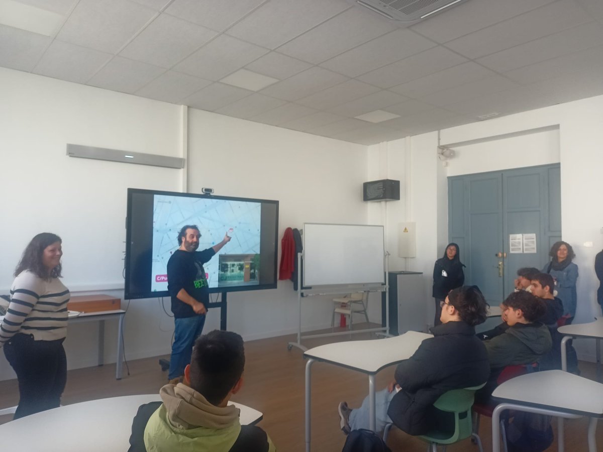 💬 Jornades de Formació i Orientació Laboral

🔹 "Presentació del Centre Municipal de la Joventut"
<a href="/JoventutVLC/">Joventut VLC</a>

#Formació #FP #Xarrades #Educació #OrientacióLaboral #FuturProfessional #València