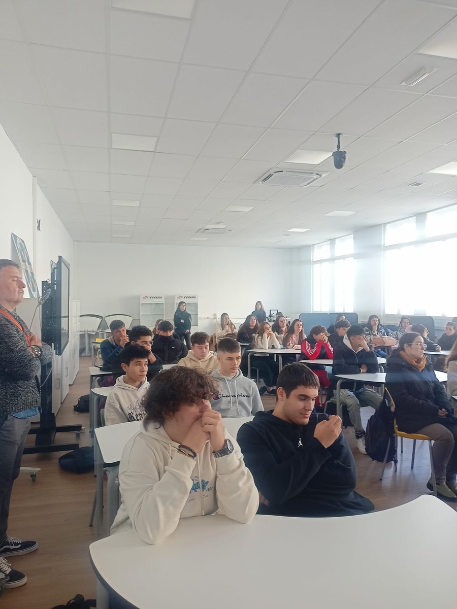 FPValencia's tweet photo. 💬 Jornades de Formació i Orientació Laboral

🔹 "Presentació del Centre Municipal de la Joventut"
@JoventutVLC

#Formació #FP #Xarrades #Educació #OrientacióLaboral #FuturProfessional #València https://t.co/EBFtoqjPqX