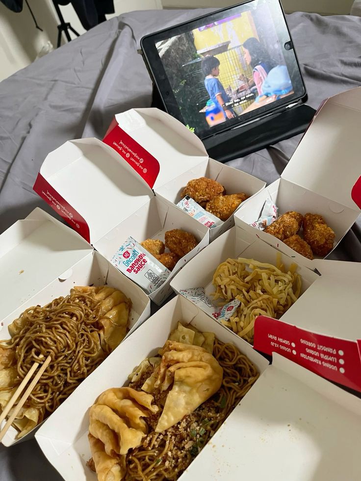kerabat_setan's tweet photo. Hujan2 gini paling enak di gacoin aja . . Shopeefood Masih diskon 50% lho GAIS buruan CO 👇👇
https://t.co/DafgW6tGM6

#Menolak 
#Bitcoin 
#keLIAtan https://t.co/D4yLHZeTcV