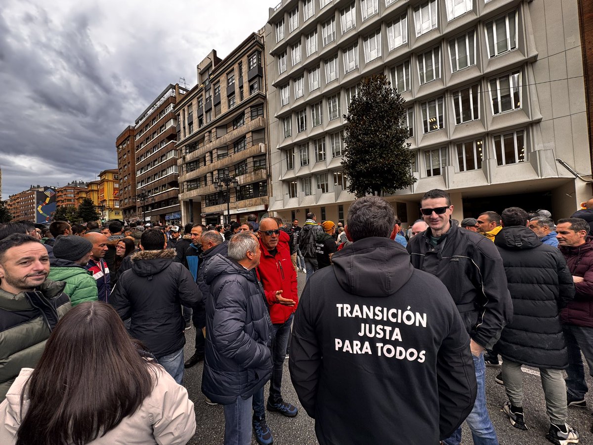 IUgrupoJGPA's tweet image. A #HUNOSA y a la SEPI les exigimos seriedad y que cumplan con los trabajadores y el  plan de empresa. La alternativa pasa por transformarla en energética pública estatal, como ya propusimos desde #CovocatoriaXAsturies; esta vía también contribuirá a una #TransiciónJusta