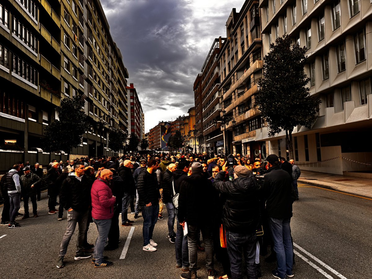 IUgrupoJGPA's tweet image. A #HUNOSA y a la SEPI les exigimos seriedad y que cumplan con los trabajadores y el  plan de empresa. La alternativa pasa por transformarla en energética pública estatal, como ya propusimos desde #CovocatoriaXAsturies; esta vía también contribuirá a una #TransiciónJusta