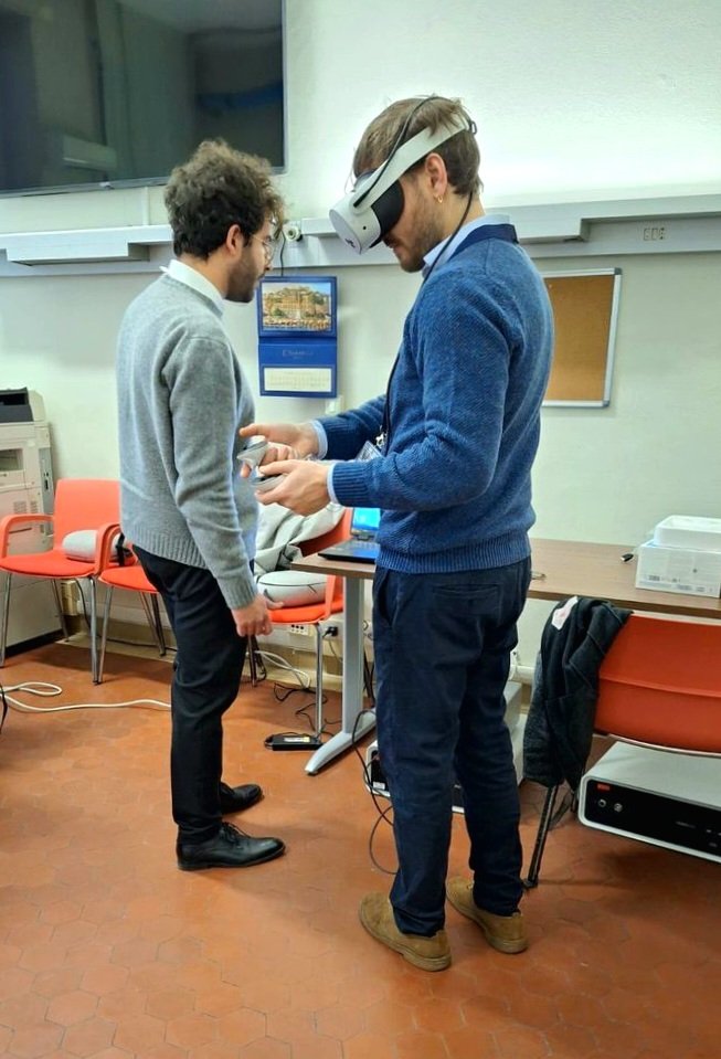 cittasalute_to's tweet photo. 🥽 Il primo Corso Teorico-Pratico di #simulazione e #realtà #aumentata in #Chirurgiatoracica Mini-Invasiva in #Italia si è svolto presso la #CittàdellaSalute di #Torino https://t.co/fbzM9ouOSV