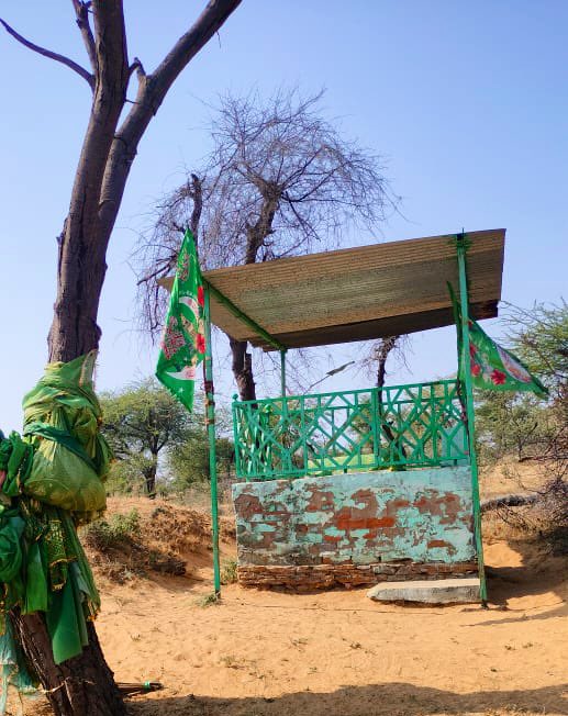 Preet Sirohi (@bhaipreetsingh) on Twitter photo राजस्थान में वन विभाग की जमीन पर दरगाह कैसे बनी?
Location - Rajasthan district Didwana Kuchaman Tehsil parbatsar Village dhadota
<a href="/RajCMO/">CMO Rajasthan</a> <a href="/BhajanlalBjp/">Bhajanlal Sharma</a> अवैध दरगाह कब हटेगी?
हटने तक लड़ाई जारी रहेगी साथ आओ साथियों राजस्थान में वन विभाग की जमीन पर दरगाह कैसे बनी?
Location - Rajasthan district Didwana Kuchaman Tehsil parbatsar Village dhadota
<a href="/RajCMO/">CMO Rajasthan</a> <a href="/BhajanlalBjp/">Bhajanlal Sharma</a> अवैध दरगाह कब हटेगी?
हटने तक लड़ाई जारी रहेगी साथ आओ साथियों