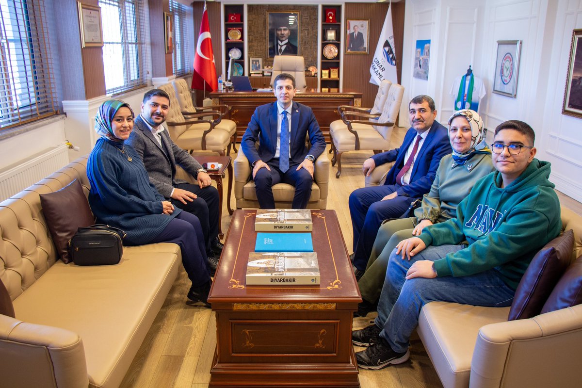 Diyarbakır Çınar Kaymakamı Sayın Zikrullah ERDOĞAN’ı makamında ziyaret ettik. Şahsıma ve aileme gösterdiği yakın ilgiden dolayı kendilerine teşekkür ederiz. 
<a href="/Z_Erdogan53/">Zikrullah ERDOĞAN</a>