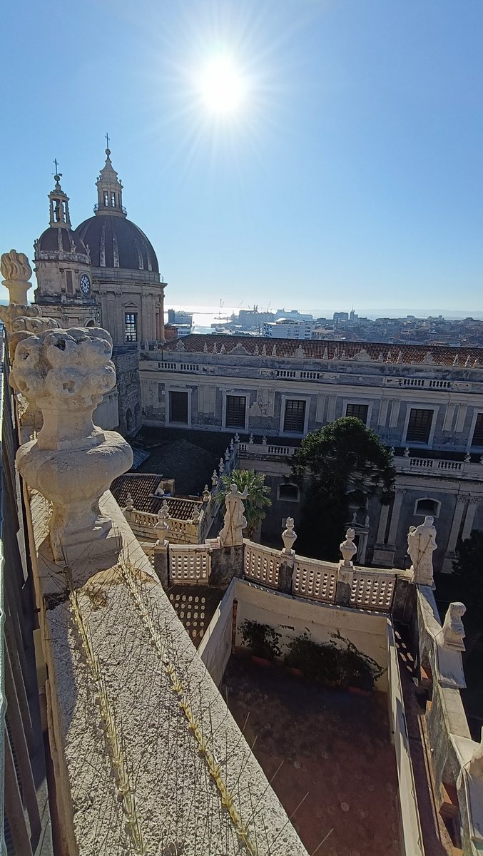 PuckJansen1954's tweet image. Nog ff een laatste rondje door #Catania met natuurlijk de #Etna als #backdrop