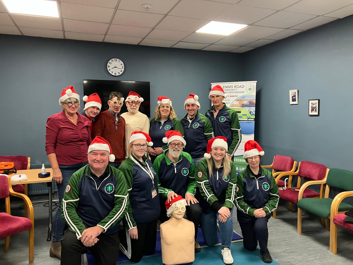 🎄🚑 From all of us at Ennis Road CFR, we wish you a Happy Christmas! 🎅🏼🎁 Our volunteers are here for you, even during the festive season. Stay safe and enjoy the holidays! 💖 #HappyChristmas #EnnisRoadCFR #CommunitySupport