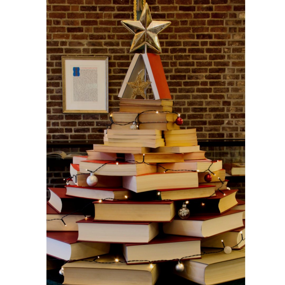 Wir wünschen Ihnen frohe Feiertage🎄 und einen guten Rutsch ins neue Jahr🎆!
Ihre Diözesan- und Dombibliothek Köln!
#dombibliothek #dombibliothekköln #weihnachten #neujahr