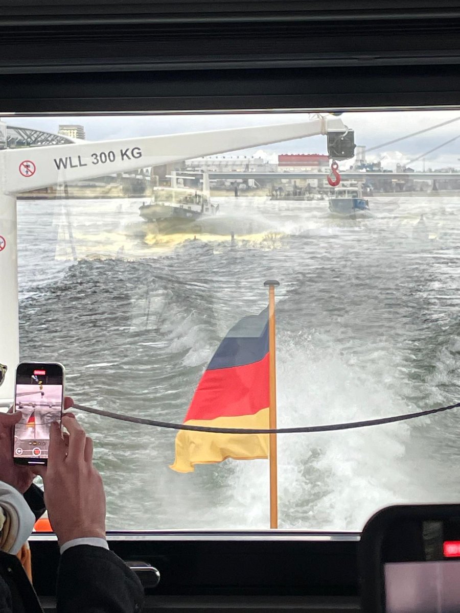 AfDFraktionRLP's tweet photo. Peter #Stuhlfauth begleitet für die #AfD-Fraktion #RLP die erste Fahrt der #WSP2. Die #Wasserschutzpolizei wird mit modernem Schiff schlagkräftiger - wir begrüßen das sehr! https://t.co/28LaAjslmo
