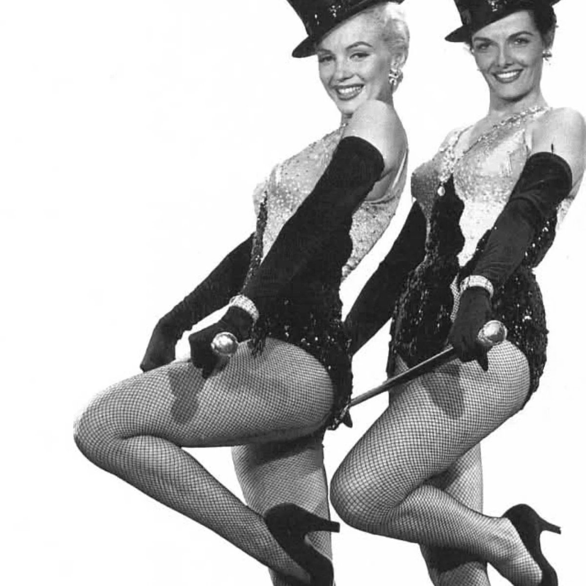 Clubpassionmar2's tweet photo. Bonne journée de mardi.
Have a sweet Tuesday.
#marilynmonroe #marilyn #clubpassionmarilyn #GPB #leshommespreferentlesblondes #gentlemenpreferblondes #clichespublicitaires #loreleilee #dorothyshaw #janerussell https://t.co/K3nVuvrzTH