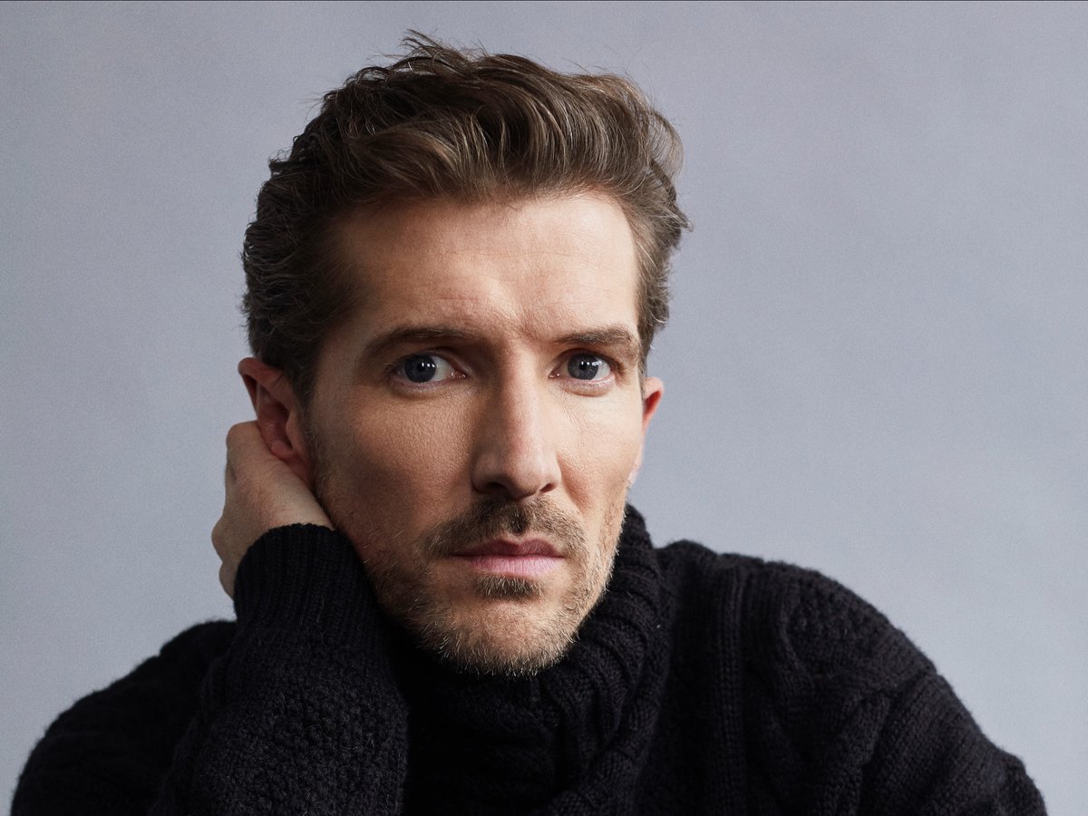 We are delighted to announce that #GwilymLee (Bohemian Rhapsody) will play former England manager #GarethSouthgate in the return of #DearEngland ⚽ 

Playing in the #OlivierTheatre from 10 March to 24 May 2025 and <a href="/The_Lowry/">Lowry</a> from 29 May to 29 June 2025.