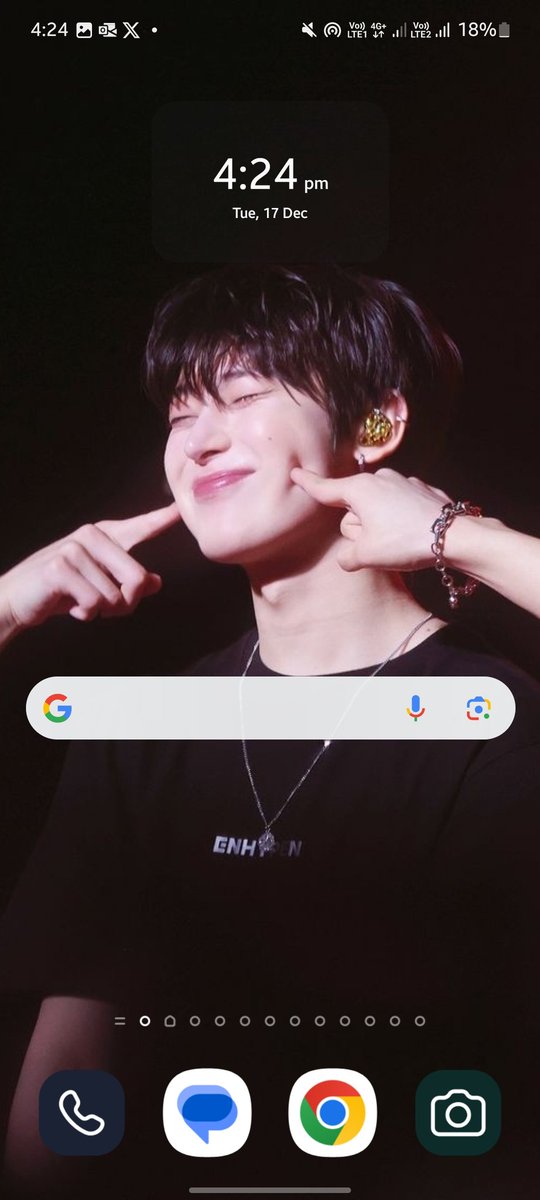 Sunragi0_0's tweet photo. And ohh this is my wallpaper https://t.co/yBgHNz5Elj