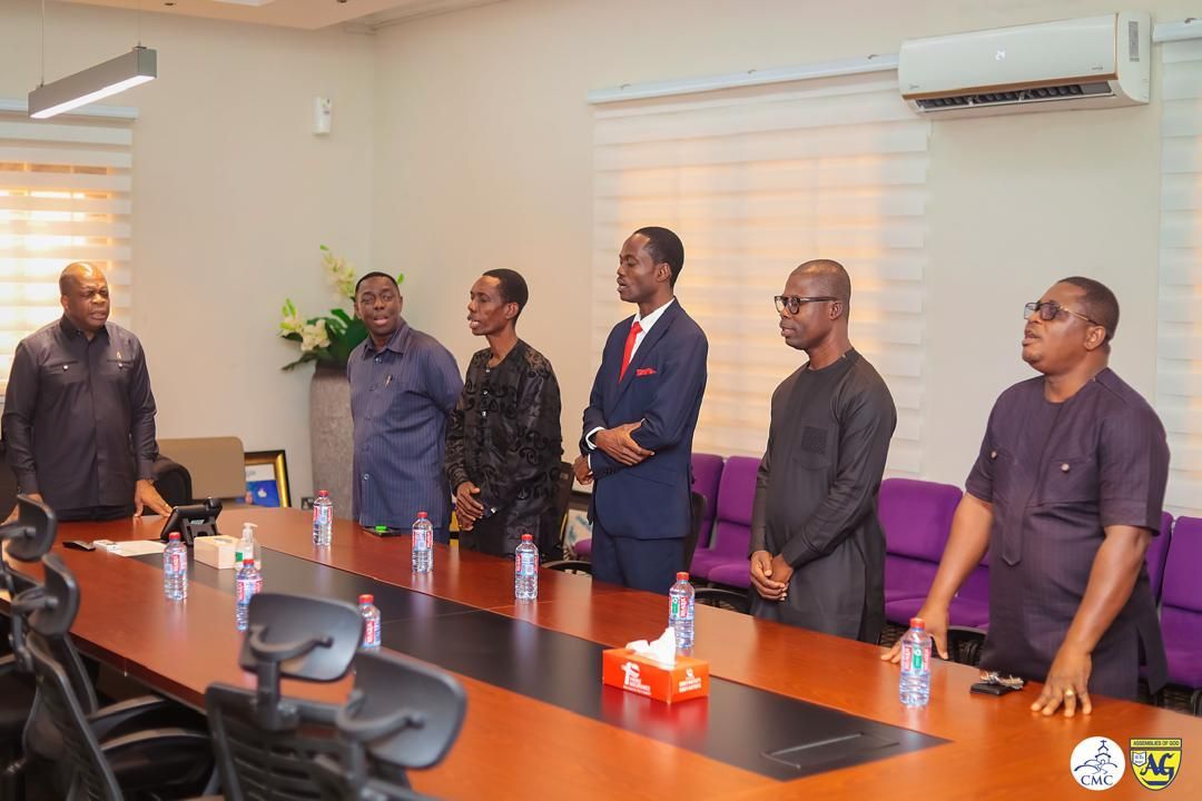 _agghana's tweet photo. The National Literature Committee of Assemblies of God Ghana, led by Rev. Michael Ayesu, visited Rev. Stephen Wengam to commiserate with him on the passing of his mother, Madam Deborah Wengam. 

#SendTheLight | #AssembliesOfGodGhana https://t.co/KVDBlEm0uU