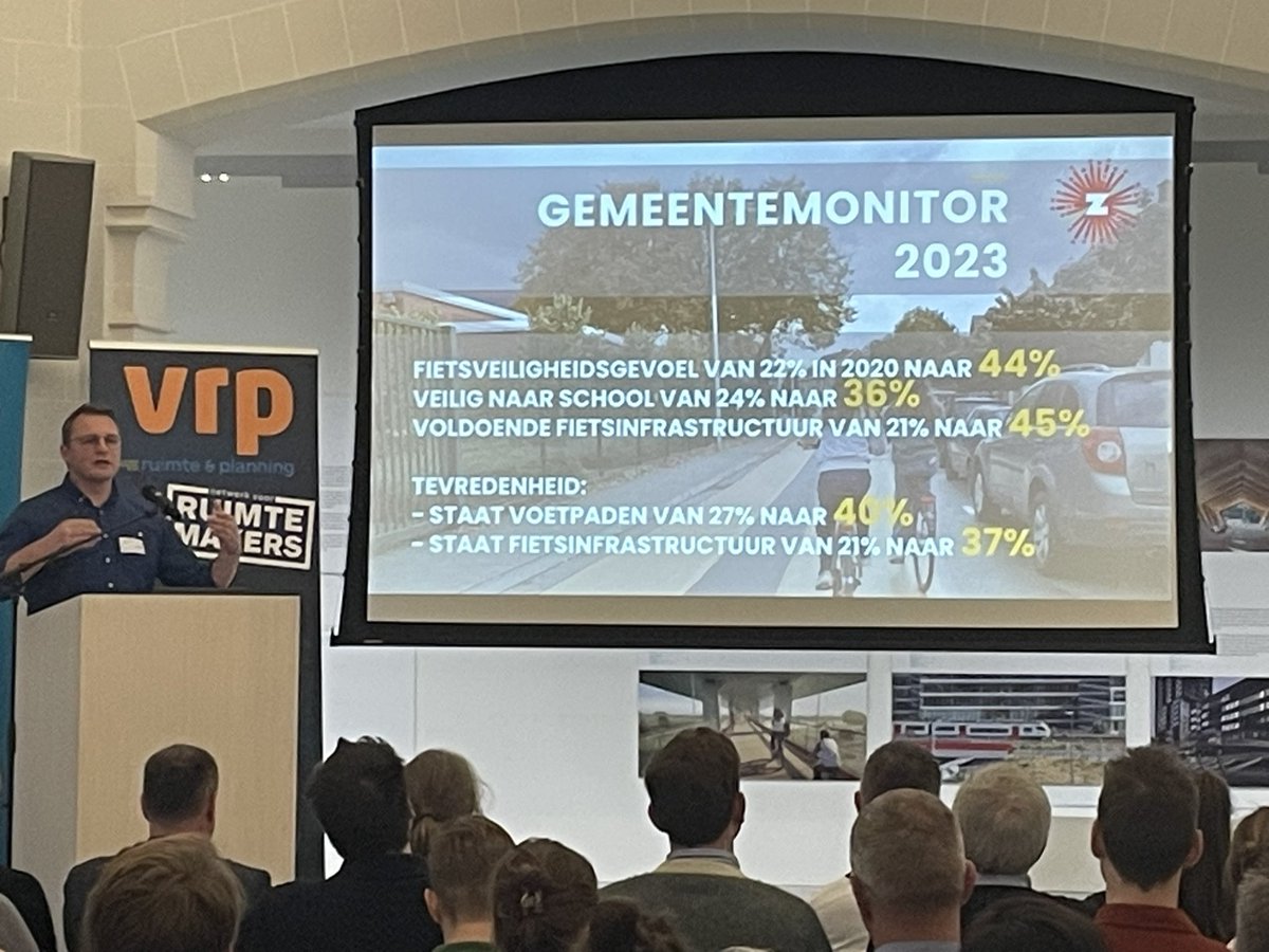 Dirk_Lauwers's tweet photo. En dan is er #Zele. Combinatie van een grote #max30 zone en circulatiemaatregelen (verkeerslussen) leidde er op 1 jaar tot de helft minder letselongevallen. https://t.co/TcKtPQQOwg
