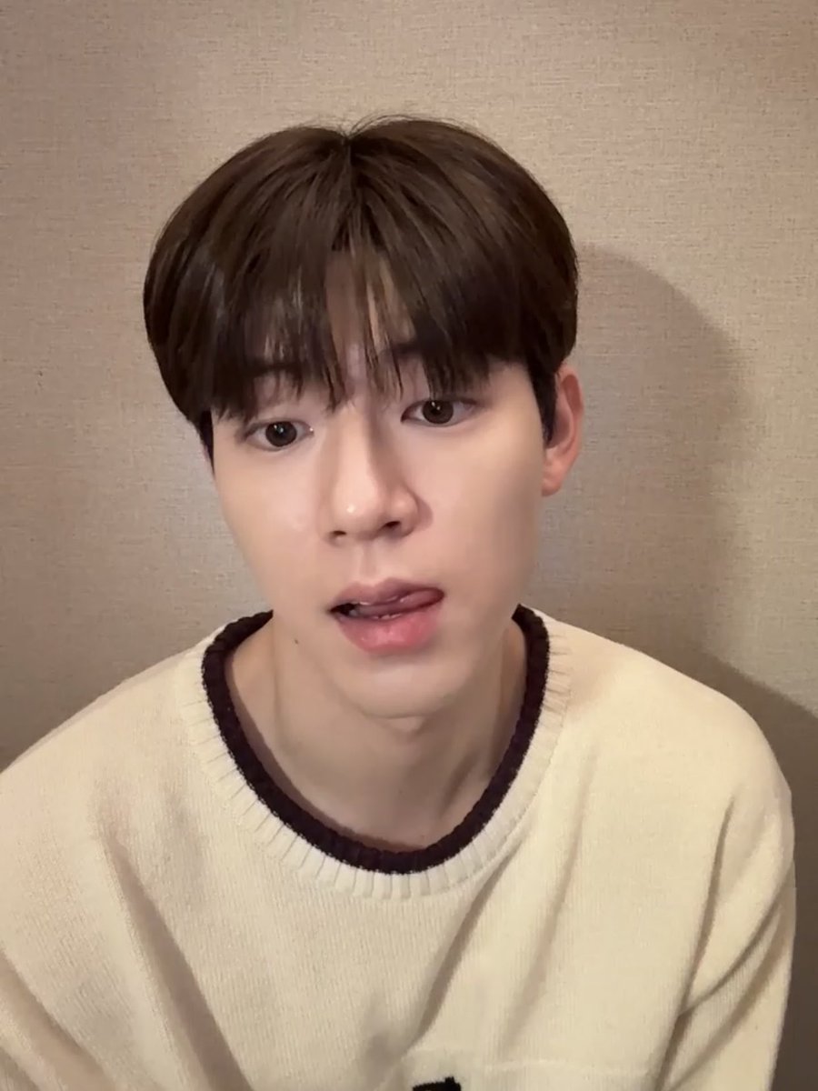 rightright67's tweet image. 얼굴이 쫌 미친거야…