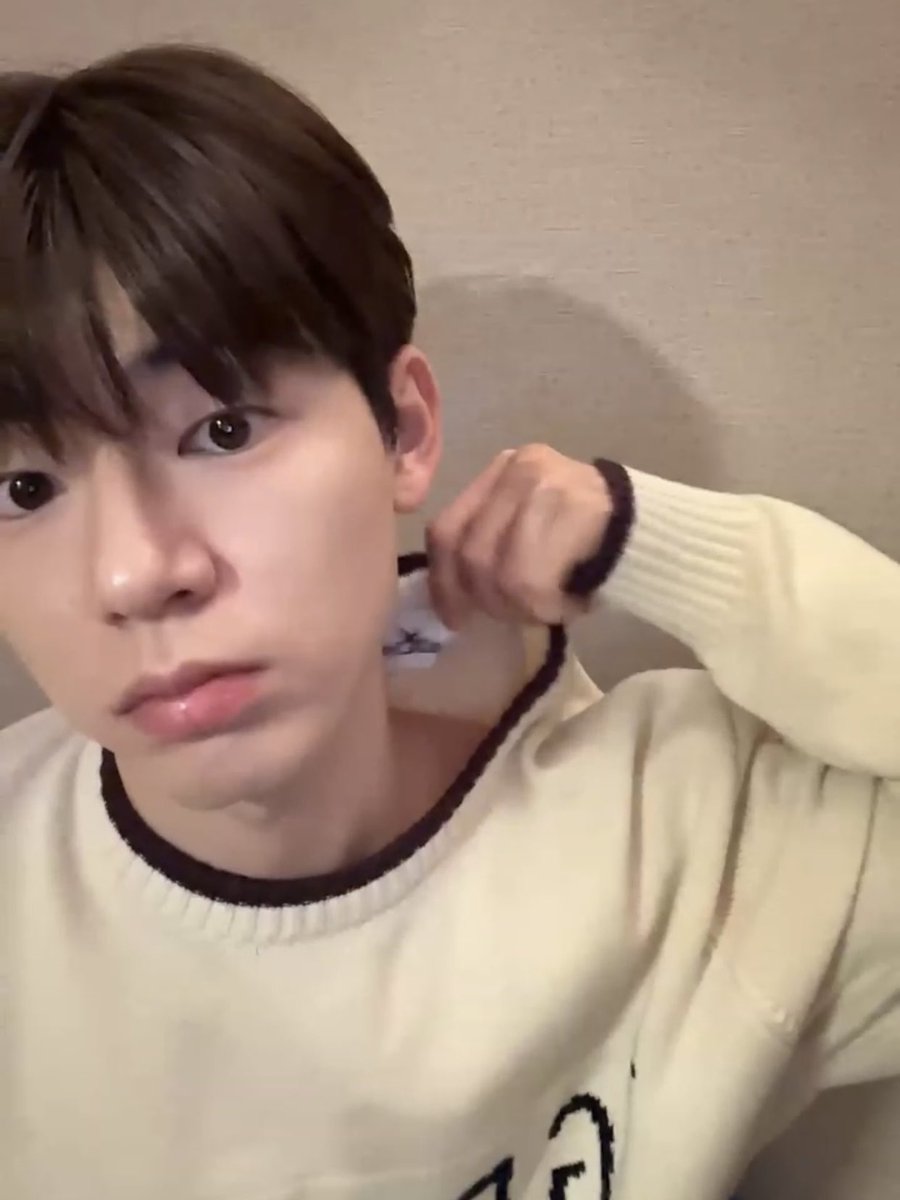 rightright67's tweet image. 얼굴이 쫌 미친거야…