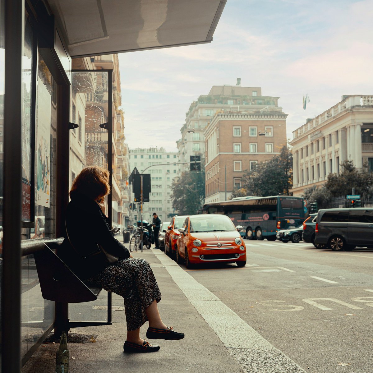 İtalya'nın Milano kentinde, sokakta sigara içmek yasaklandı. Sigara içenlerin diğer insanlardan en az 10 metre uzakta olması gerekiyor.