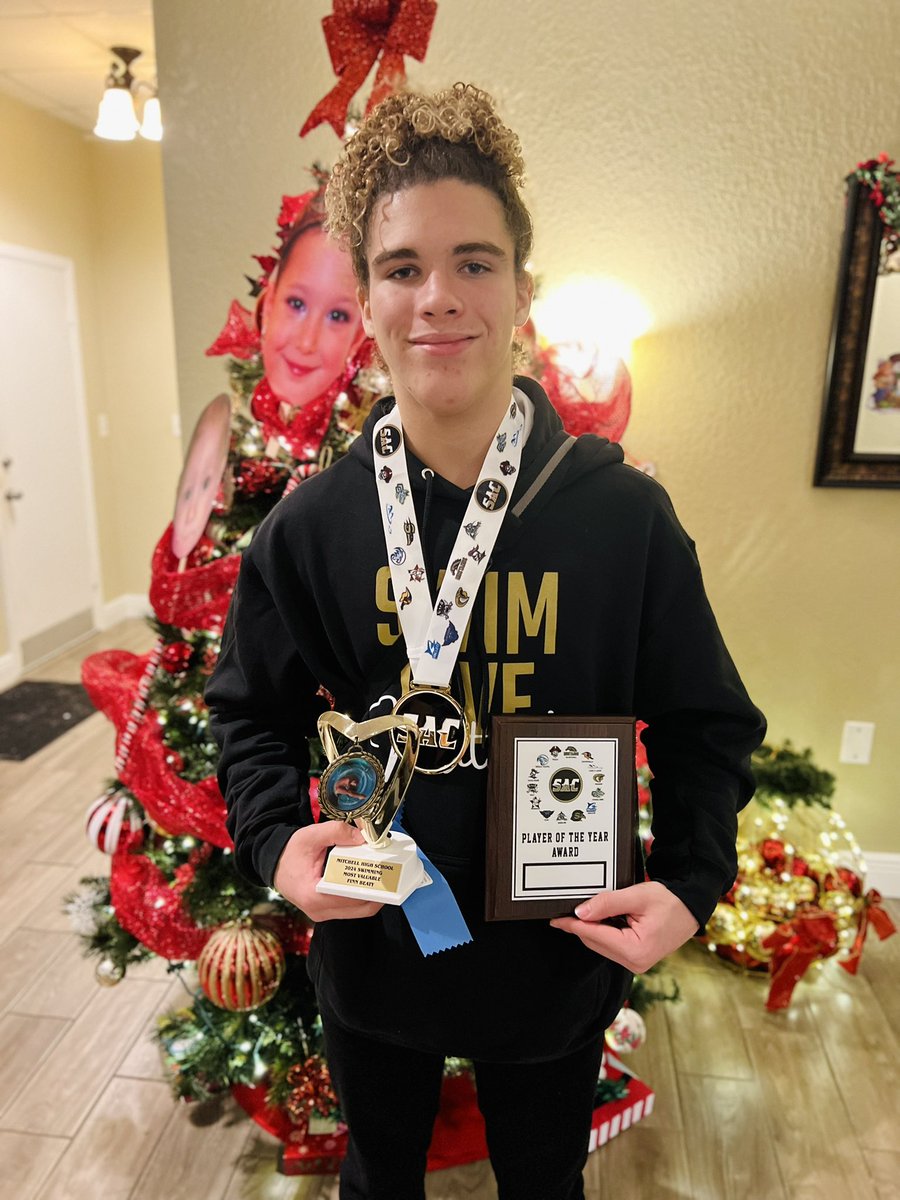 SwimDiveJWMHS's tweet photo. Congratulations to our team MVP Finn! Finn is also West Pasco Male Diver of the year. Finn was undefeated through Regionals this season and finished 4th at FHSAA 4A State Finals. @PascoCoSports @CoachTBurdick @JWMHS https://t.co/dkqa2Z4Qu5