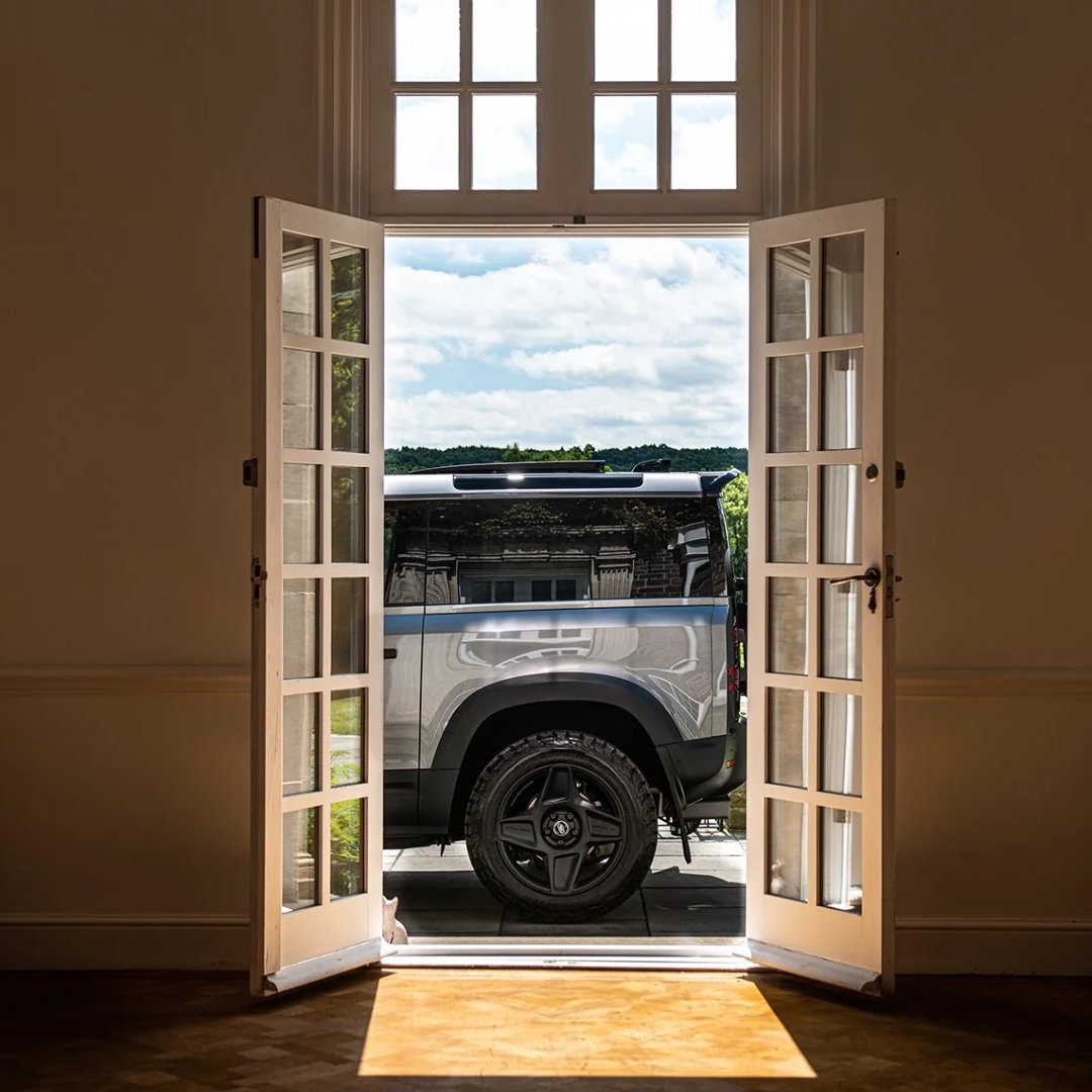 ProjectKahn's tweet photo. Brand: KAHN® Mondial Heavy Duty
Model: Land Rover Defender (2020-Present)
Material: RS-Forged Light Alloy
Colour: Satin Black
Size: 20"
https://t.co/GlkPDhklhG
Copyright Design by KAHN®
#ProjectKahn #KahnDesign #wheels #LandRover #cars #4x4 #MondialRetro #RSForged #AlloyWheels https://t.co/uqiRjJh0cR