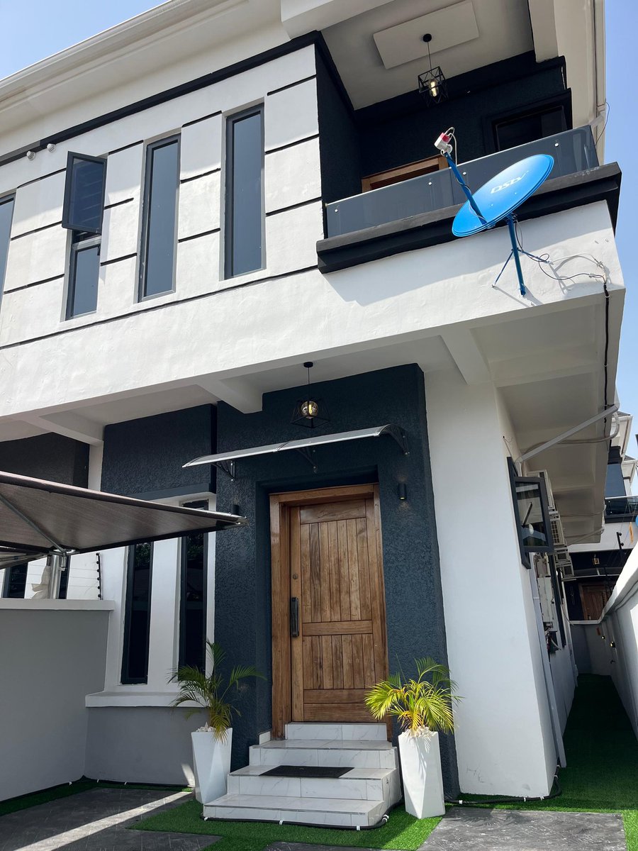 _peacemorrison's tweet photo. Celebrate Christmas in Style!
Book our Comfortable Shortlet Apartments in Lagos.
Perfect for family & friends.
Contact Shelter Holdings: +2347062712004 (Call/WhatsApp)
#RealEstateService #Hospitality #ShelterSolution #Properties #ShortletApartment #BookNow #ShelterHoldings https://t.co/qtYPWIYwbM