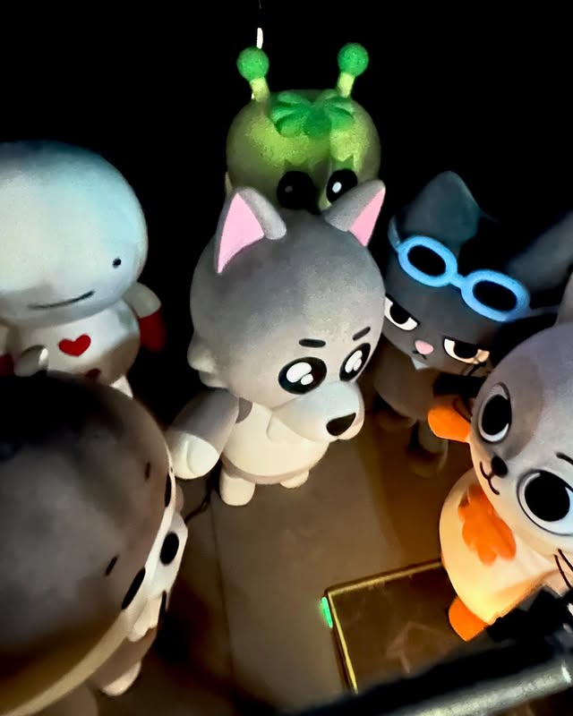 0.5 camera w flash... bbnexdo are def genz