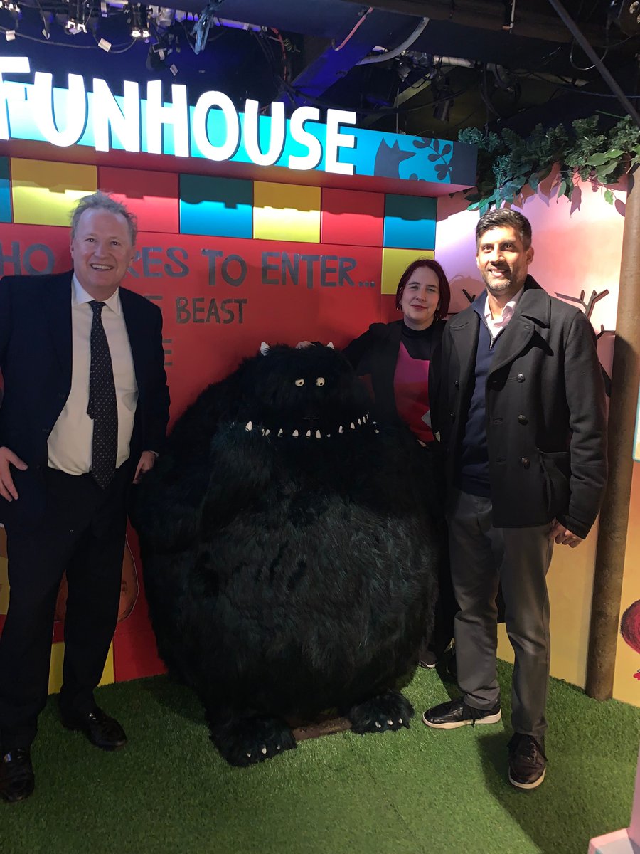 Last week, our Chair, Orlando Fraser, visited @Discover_story, where they discussed the importance of stories for mental development in children, and the support the charity offers displaced families and those living locally.