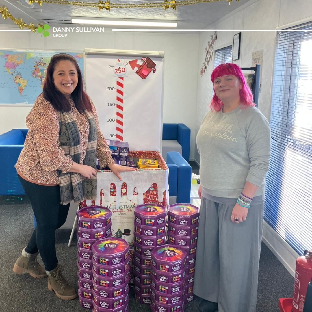 Beck Dorrington, our Senior HSWS Advisor, joined Claudia Simoes at the Balfour Beatty VINCI Sublot 2B, to deliver some Quality Streets for the teams charity appeal. 

These festive treats will soon be shared with local charities and to those who need it most this holiday season.