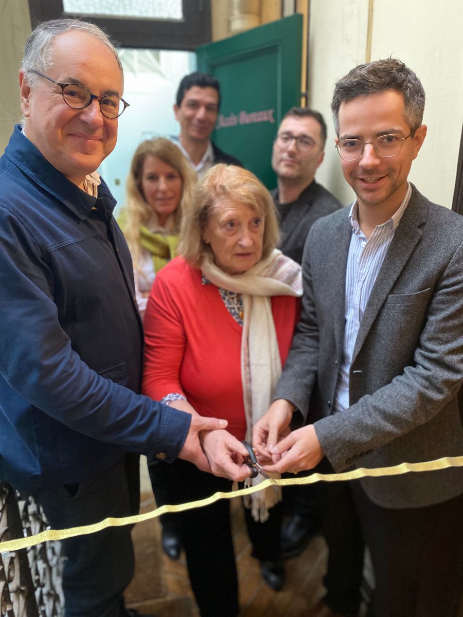 Inauguration ce matin du centre d’hébergement d’urgence  <a href="/EMMAUSolidarite/">Emmaüs Solidarité</a> Frochot. Depuis juin, 60 personnes, principalement des familles, y sont accueillies. Un site intégré dans le quartier qui illustre l’engagement fort de <a href="/dburkli/">Delphine Bürkli</a> au service de la lutte contre la précarité.