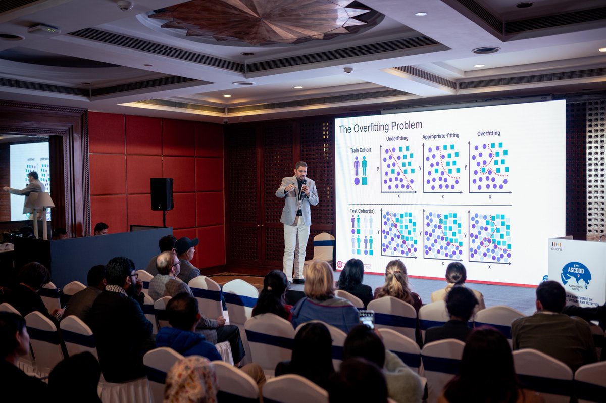 Engaging session on 'Data Analysis, Modelling, and AI' at #17thASCODD! Topics included AI for diarrheal illness, cholera vaccination models, digitized vaccine registers, ML for rapid tests, rotavirus seasonality, and demographic impacts on AI