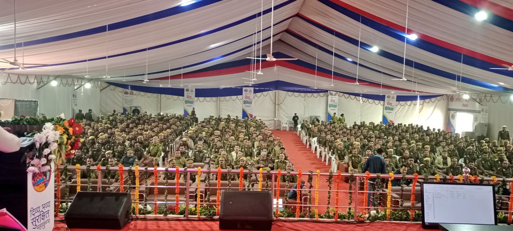 rohit200295's tweet photo. महाकुंभ #2025 
Training # UTTER PRADESH POLICE https://t.co/WJp0csZ2LC