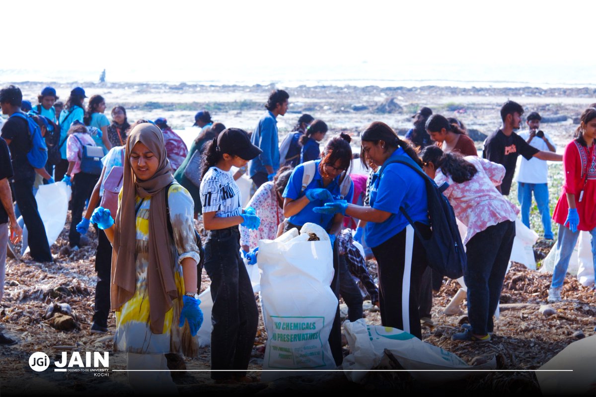 jain_kochi's tweet photo. As part of International Volunteers Day 2024, 29 student volunteers from JAIN (Deemed-to-be University), Kochi Campus, in collaboration with the Centre for Research in Marine Sciences (CRMS), participated in Trash Hunt 2.0

#InternationalVolunteersDay #BeachCleanup #JainKochi https://t.co/5lzWMQZA9E